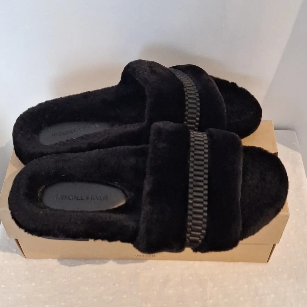 Kendall + Kylie Black Fuzzy Slide Sandals Size 9